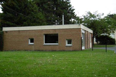extérieur de la crèche à croix