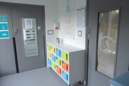entrée de la crèche à croix