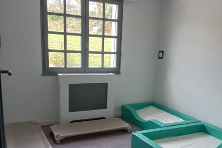 Lits dans la micro-crèche à Lécousse