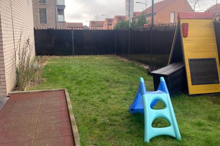 Jardin de la micro-crèche à Lesquin - Motte Devendeville