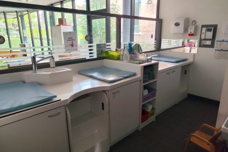 salle de change dans la crèche de Tourcoing