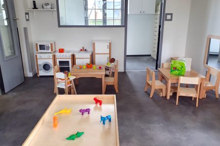 intérieur de la crèche à Vézin le Coquet