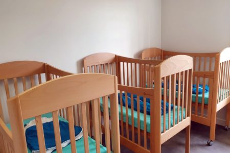 lits dans la crèche à Vezin le Coquet