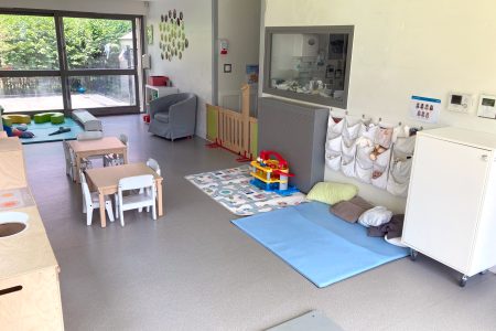 intérieur de la crèche à Croix, Rigolo Comme La Vie