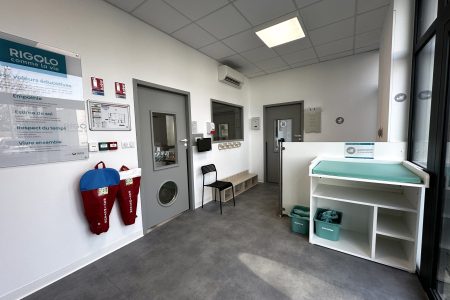 Rigolo comme la vie : crèche à Hem, rue colbert