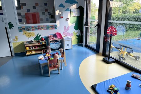 Espace de vie dans la crèche Rigolo Comme La Vie à Loos