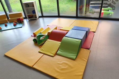 parcours motricité dans la crèche de Tourcoing