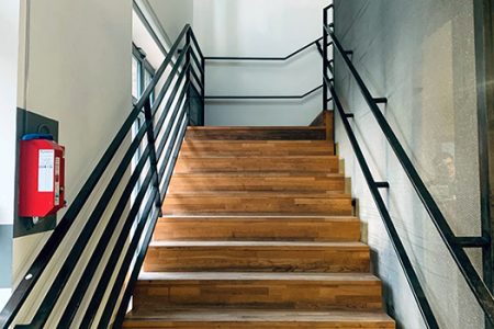 escaliers dans la crèche Roubaix sesame